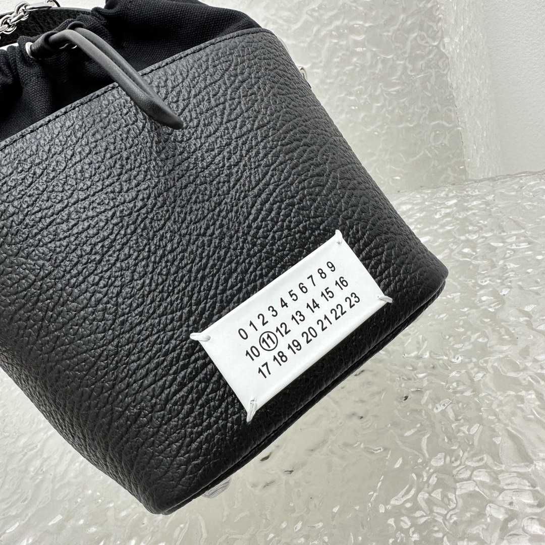 Maison Margiela Damen-Beuteltasche (15 x 23 x 15 cm) - EUR FASHION