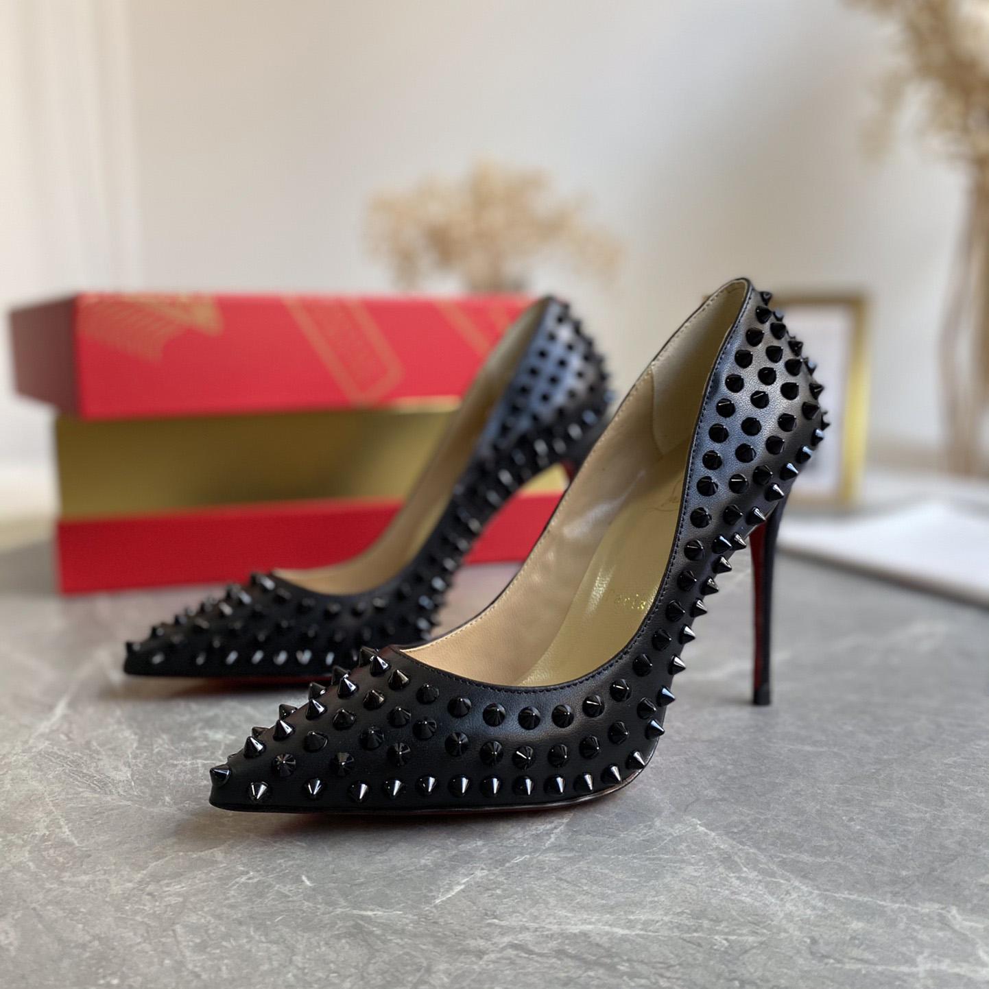 Christian Louboutin Pigalle Spikes-Pumps aus schwarzem Lackleder, 85 mm - EUR FASHION