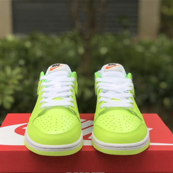 Nike Dunk Low „Glow in the Dark Sneaker FJ4610-702 - EUR FASHION