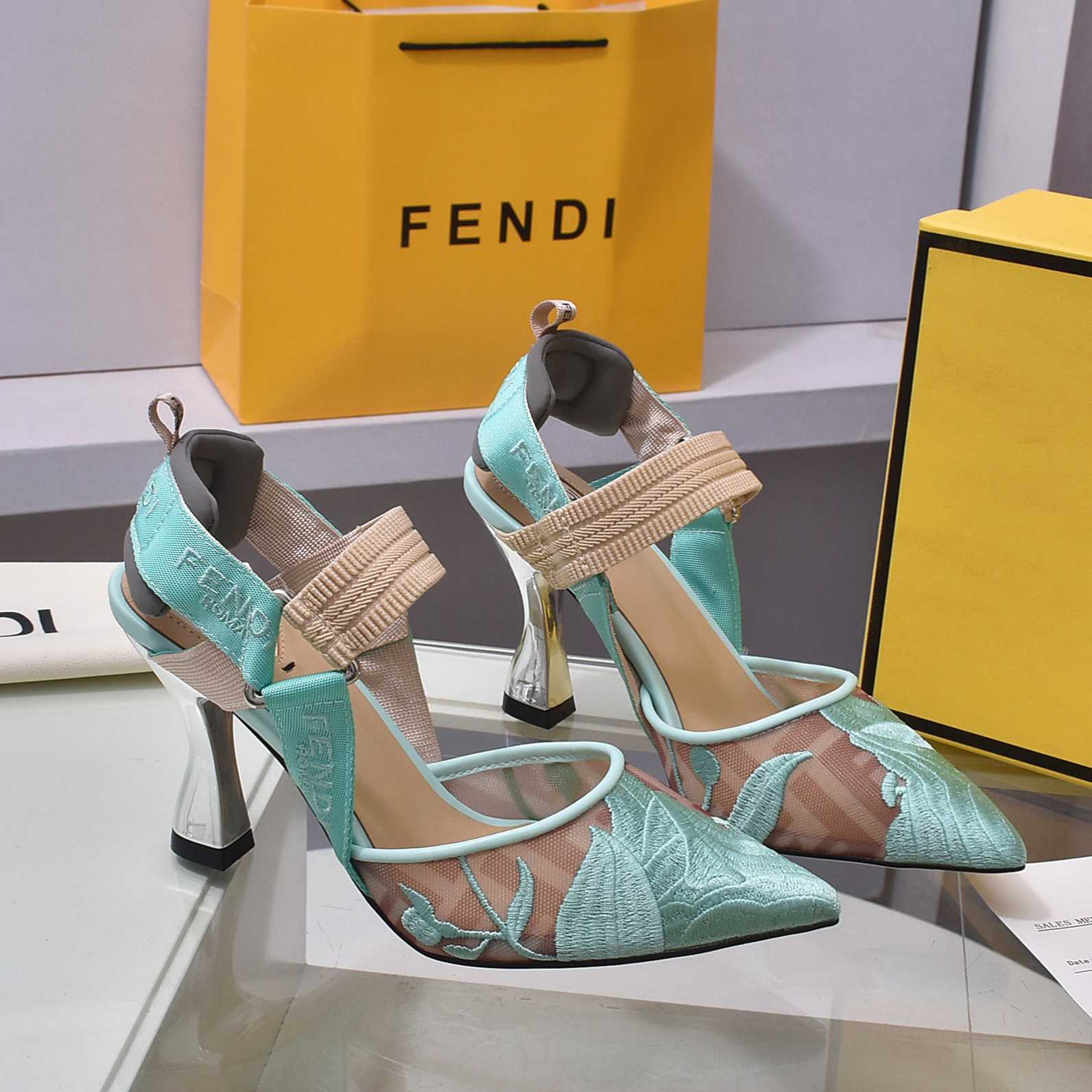 Fendi Colibrì Beige Mesh-Slingbacks mit hohen Absätzen - EUR FASHION