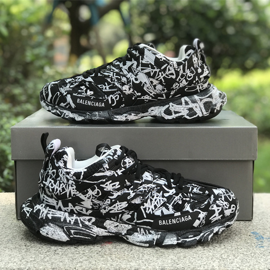 Balenciaga Track Graffiti-Sneaker in Schwarz - EUR FASHION