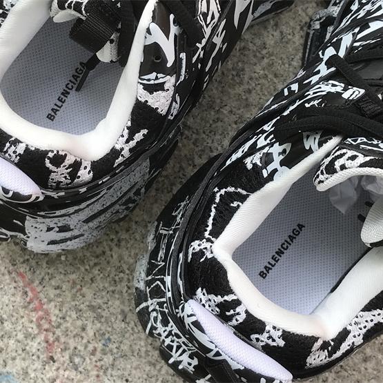 Balenciaga Track Graffiti-Sneaker in Schwarz - EUR FASHION