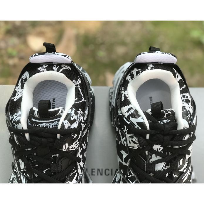 Balenciaga Track Graffiti-Sneaker in Schwarz - EUR FASHION