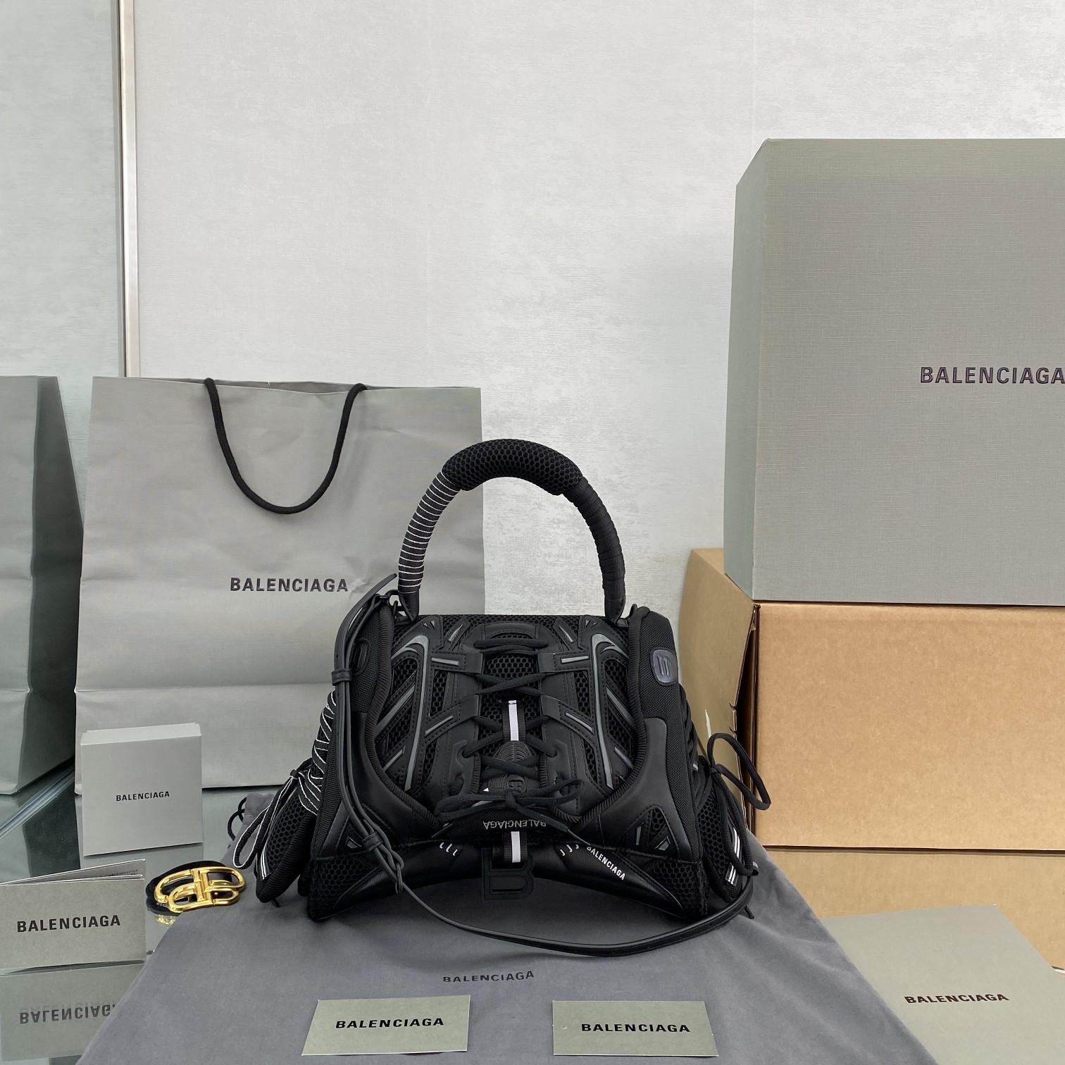 Balenciaga SneakerHead Mittelgroße Handtasche in Schwarz - EUR FASHION