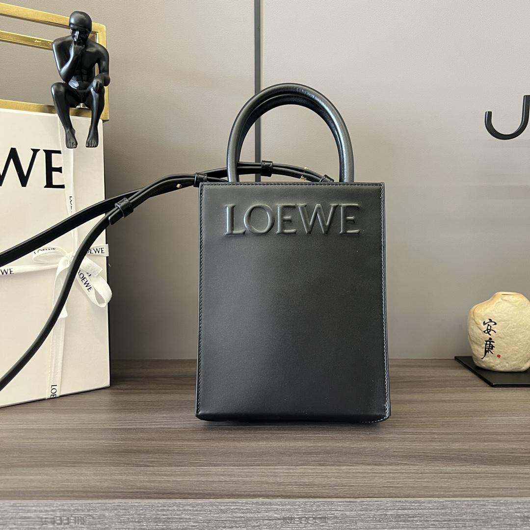 Loewe Standard A5 Tragetasche aus glattem Kalbsleder - EUR FASHION