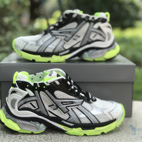 Balenciaga Runner Sneaker in Weiß - EUR FASHION