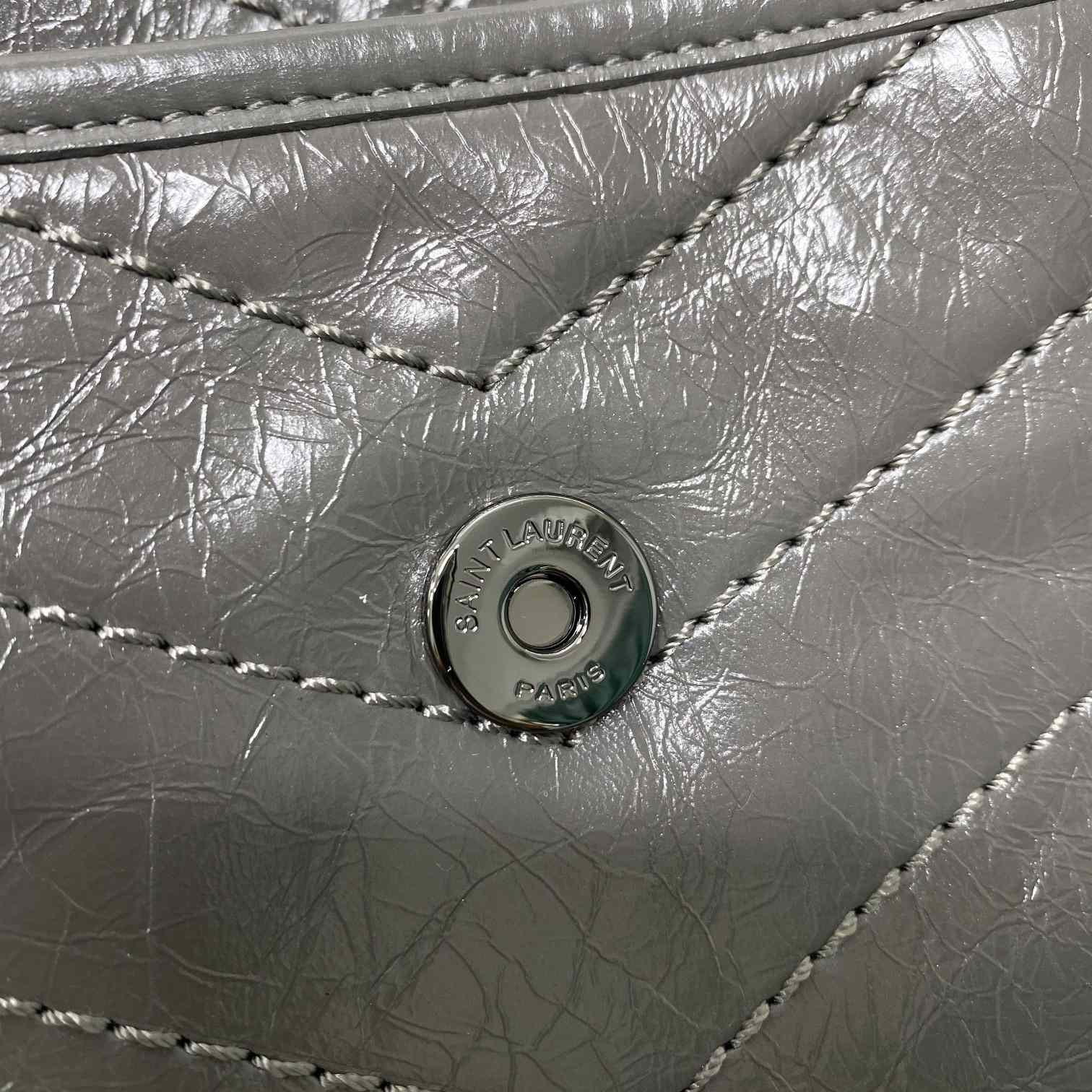 Saint Laurent Niki Mittelgroße Kettentasche aus zerknittertem Vintage-Leder - EUR FASHION
