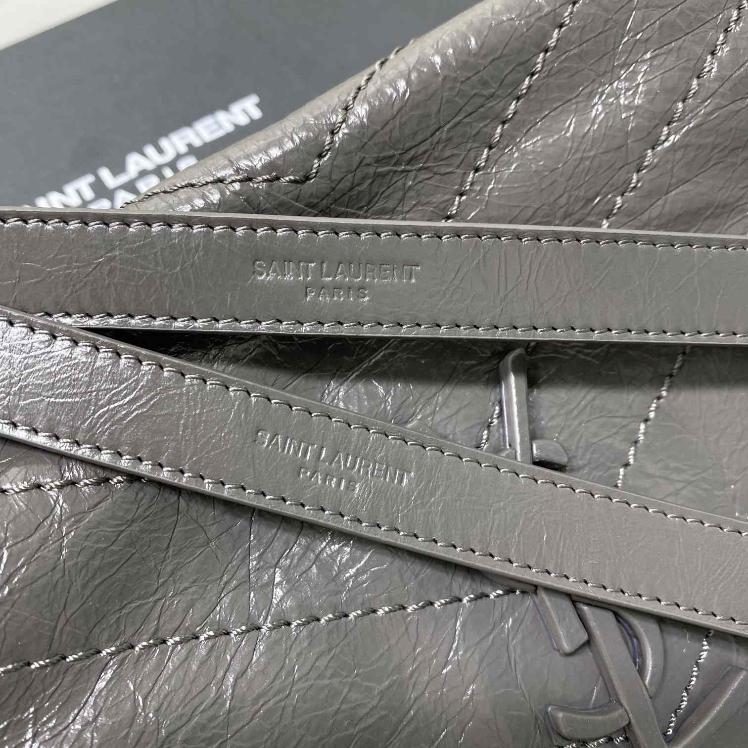 Saint Laurent Niki Mittelgroße Kettentasche aus zerknittertem Vintage-Leder - EUR FASHION