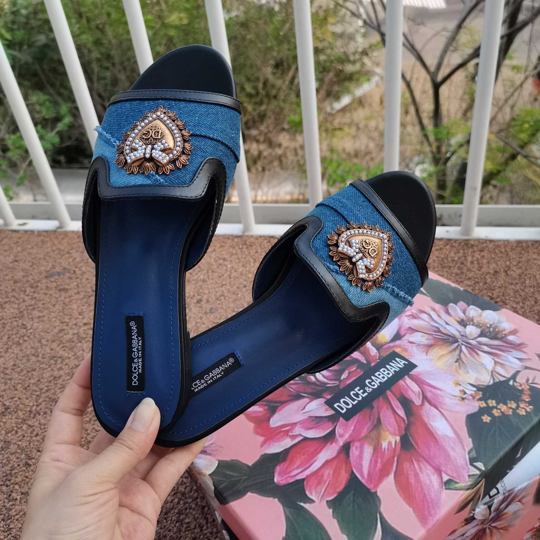 Flache Slip-on-Sandalen von Dolce & Gabbana - EUR FASHION