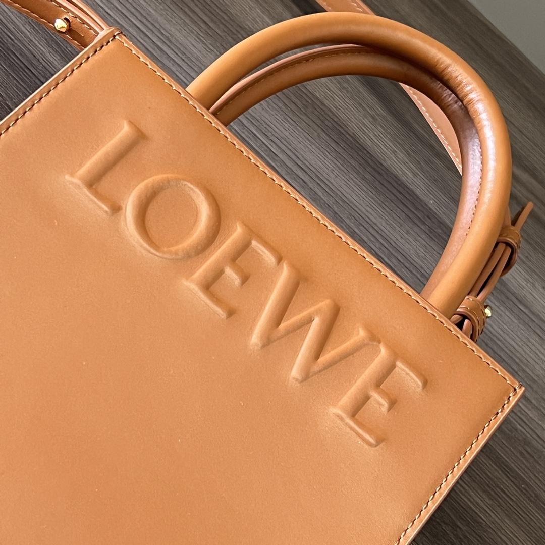 Loewe Standard A5 Tragetasche aus glattem Kalbsleder - EUR FASHION