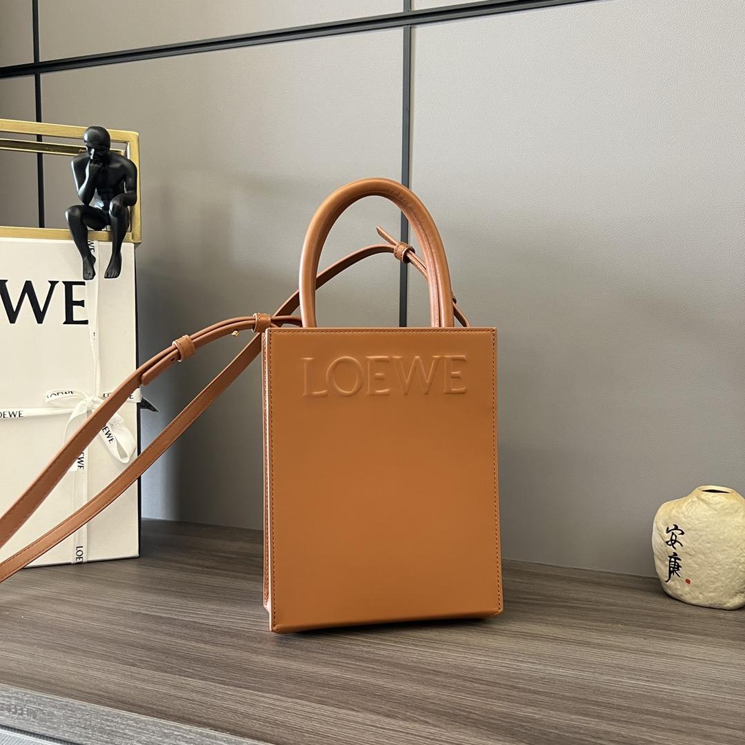 Loewe Standard A5 Tragetasche aus glattem Kalbsleder - EUR FASHION