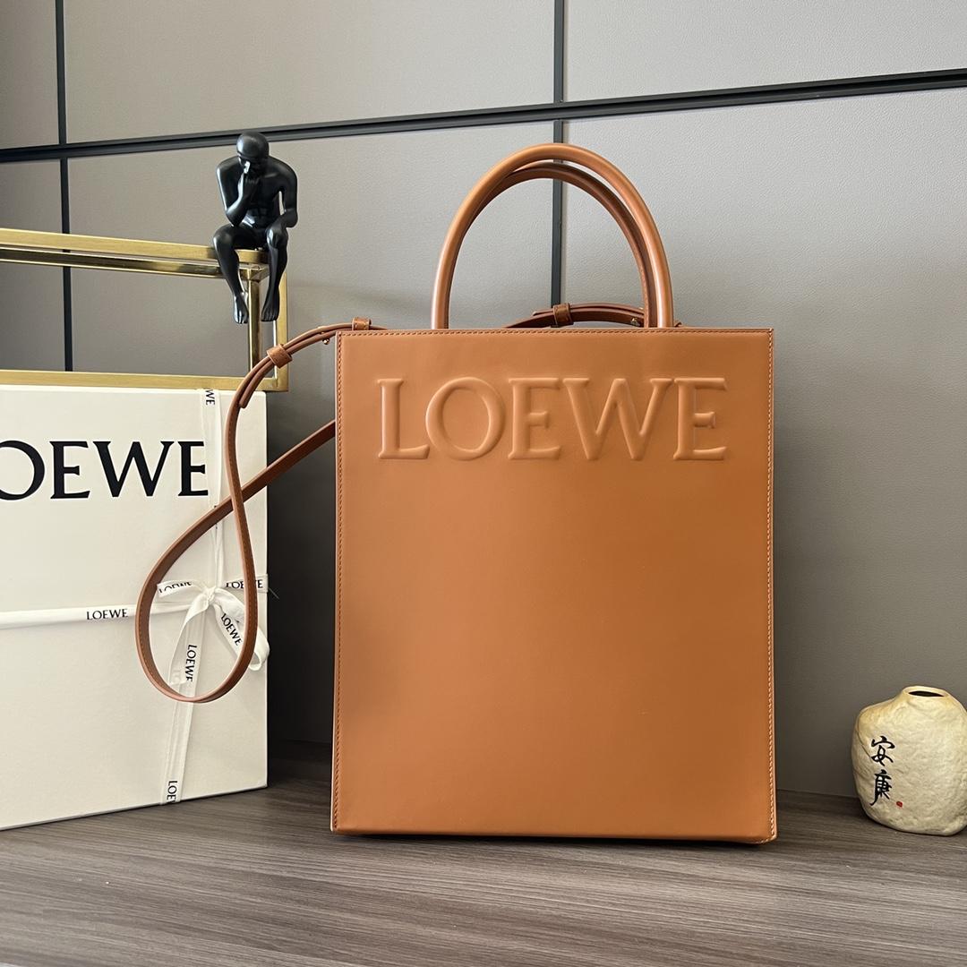 Loewe Standard A4 Tragetasche aus glattem Kalbsleder - EUR FASHION