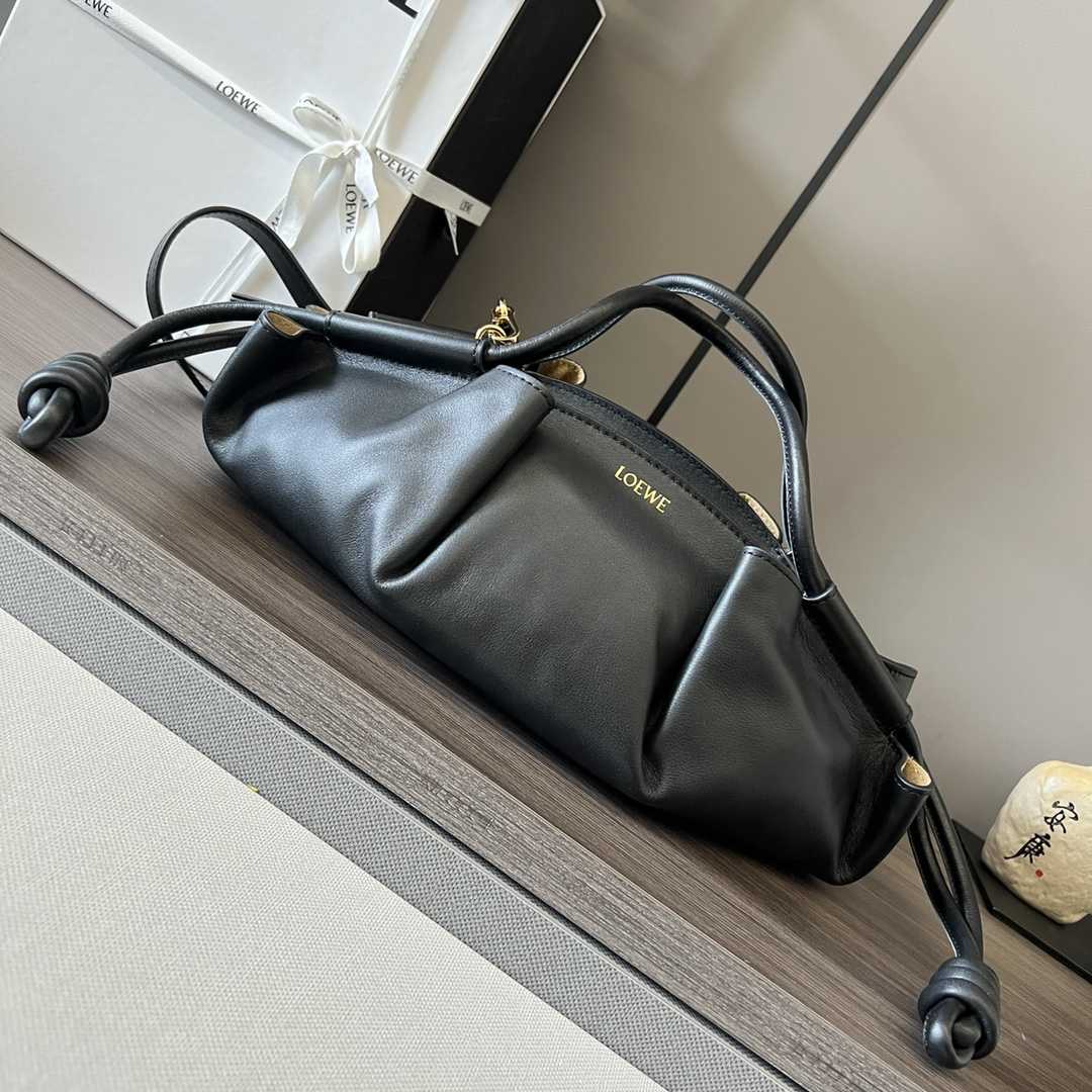 Loewe Kleine Paseo-Tasche aus glänzendem Nappa-Kalbsleder - EUR FASHION