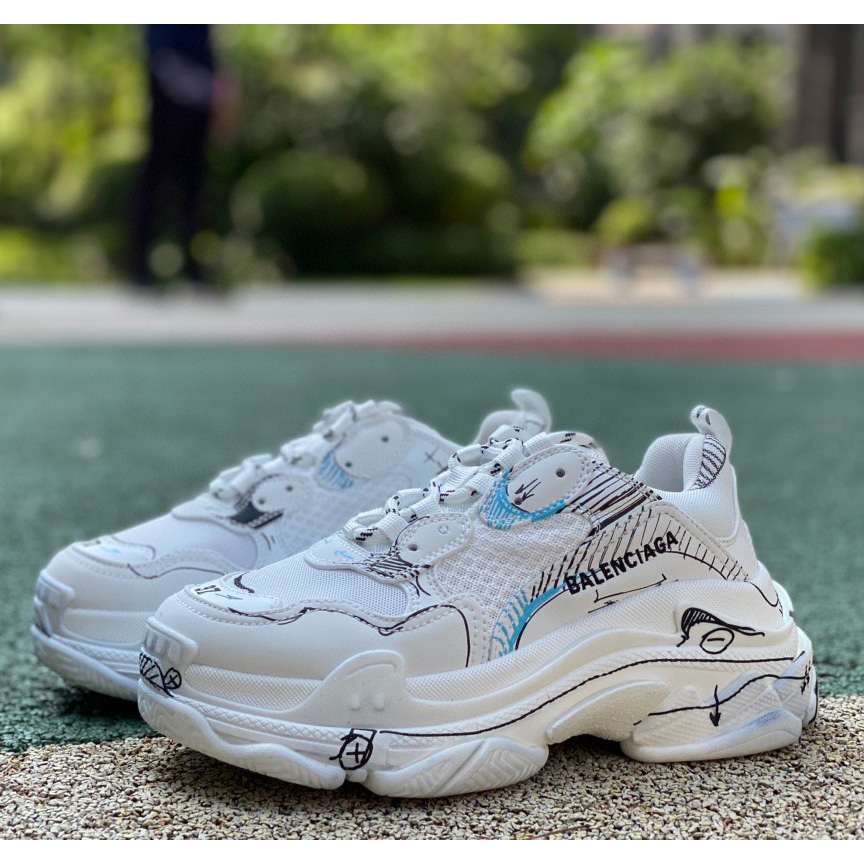 Balenciaga Triple S Sketch Sneaker in Weiß - EUR FASHION