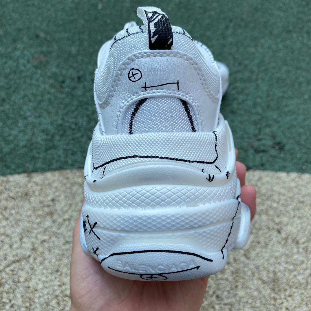 Balenciaga Triple S Sketch Sneaker in Weiß - EUR FASHION