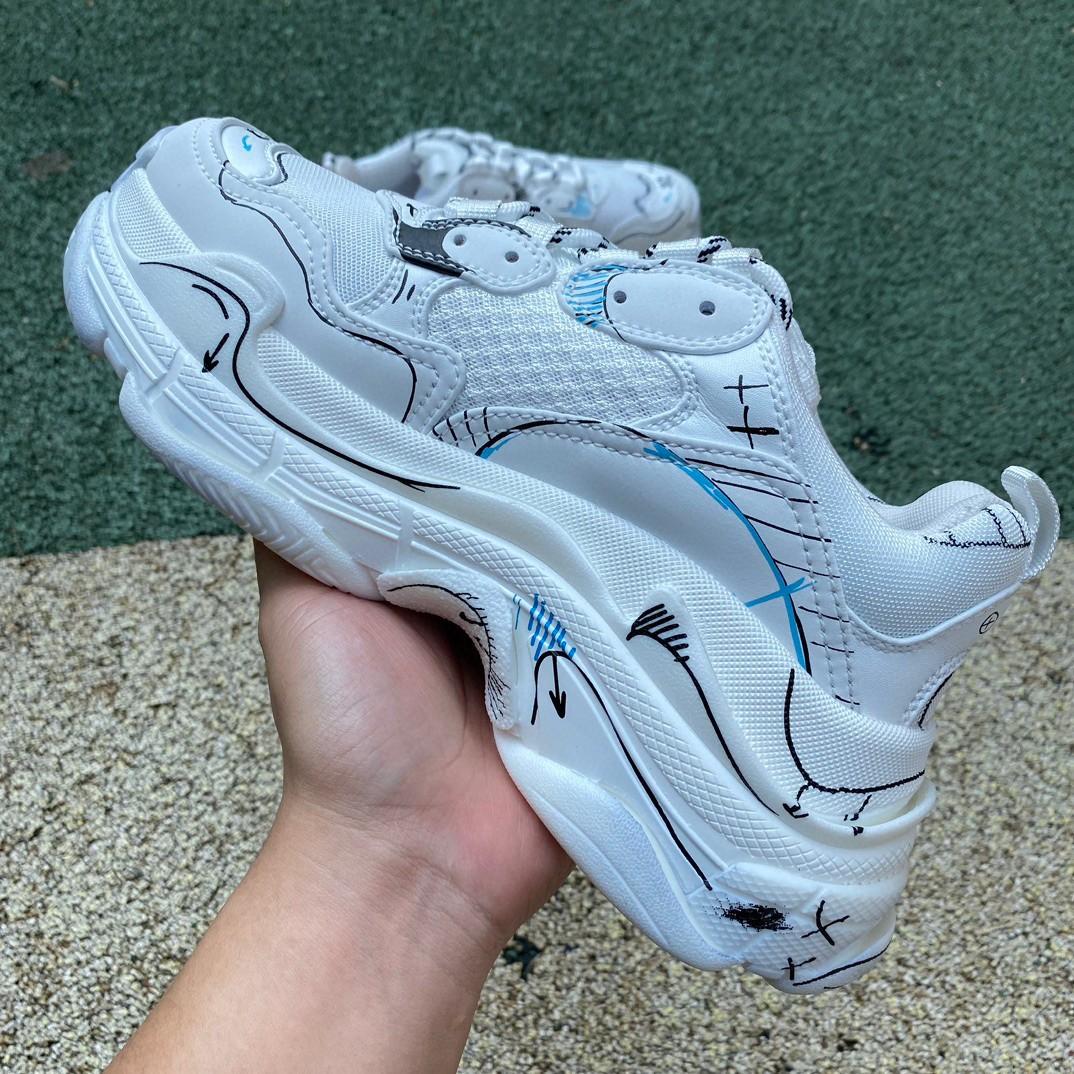 Balenciaga Triple S Sketch Sneaker in Weiß - EUR FASHION