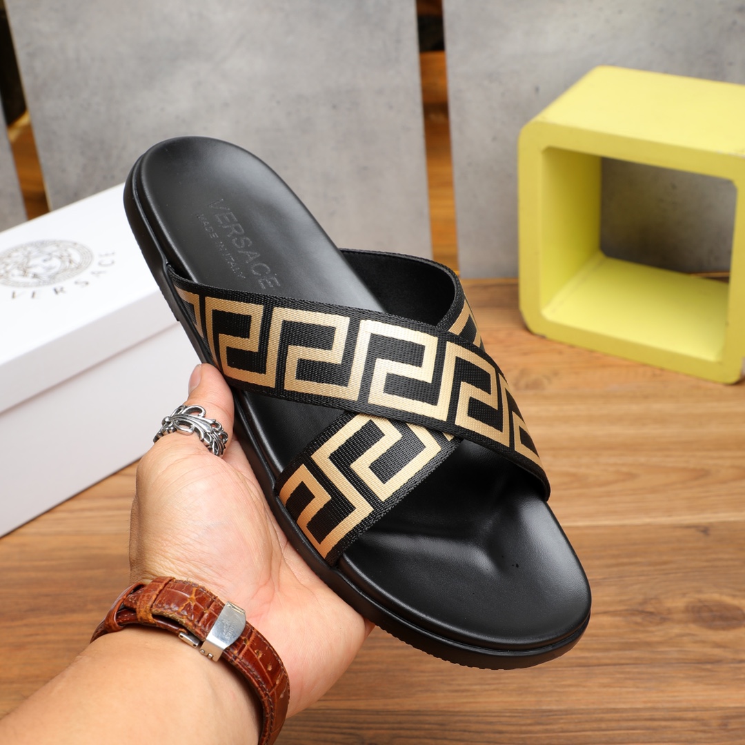 Offene Pantoletten mit Versace-Logoprint - EUR FASHION
