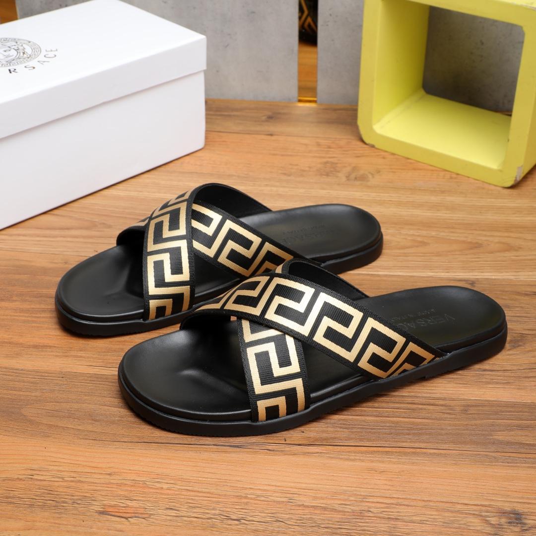 Offene Pantoletten mit Versace-Logoprint - EUR FASHION