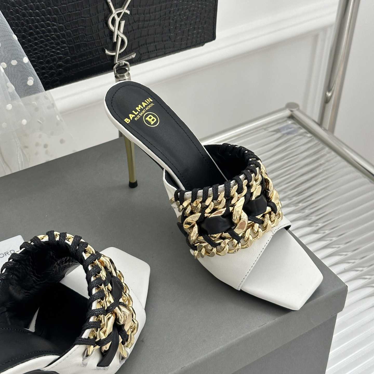 Balmain Pumps mit Kettengliederdetail, 110 mm - EUR FASHION