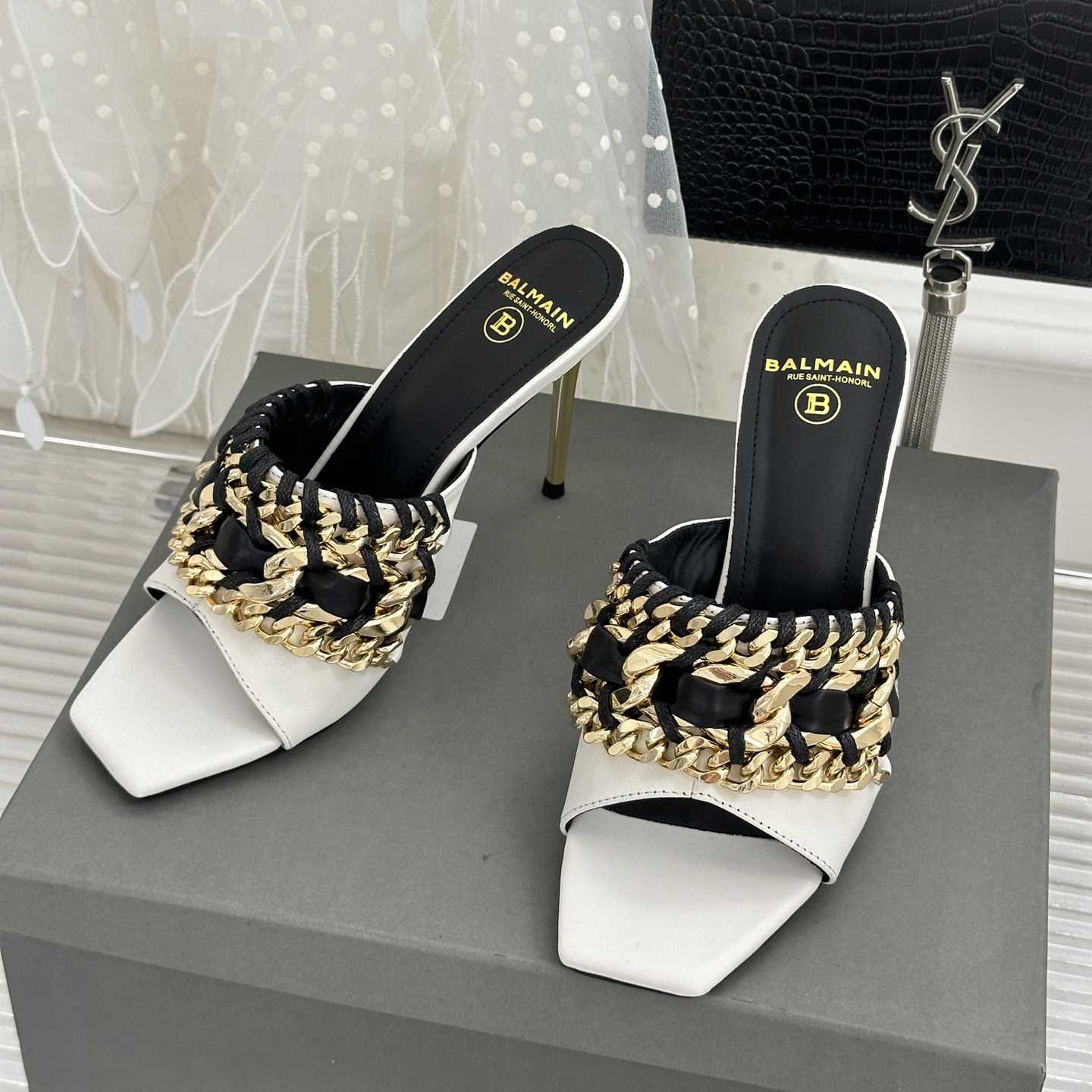 Balmain Pumps mit Kettengliederdetail, 110 mm - EUR FASHION