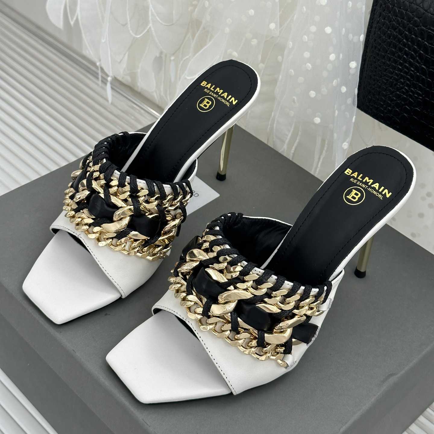 Balmain Pumps mit Kettengliederdetail, 110 mm - EUR FASHION