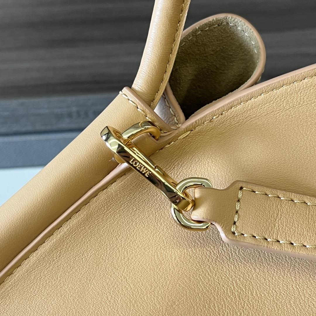 Loewe Paseo Tasche aus glänzendem Nappa-Kalbsleder - EUR FASHION