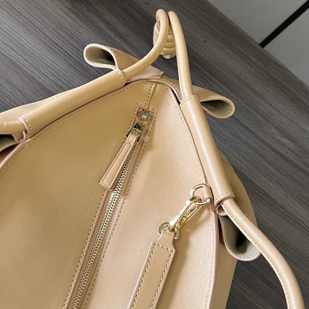Loewe Paseo Tasche aus glänzendem Nappa-Kalbsleder - EUR FASHION
