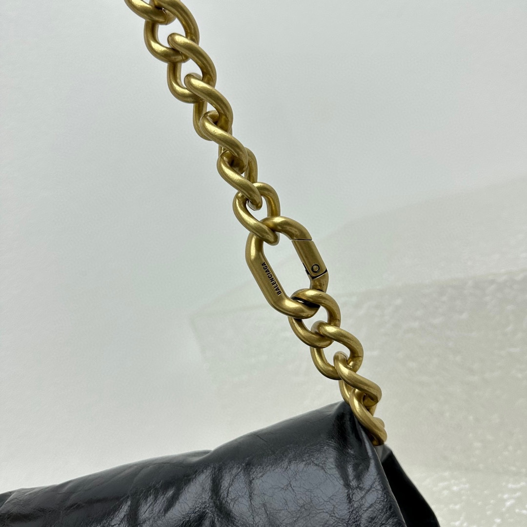 Kleine Puffer-Tasche von Balenciaga in Schwarz - EUR FASHION