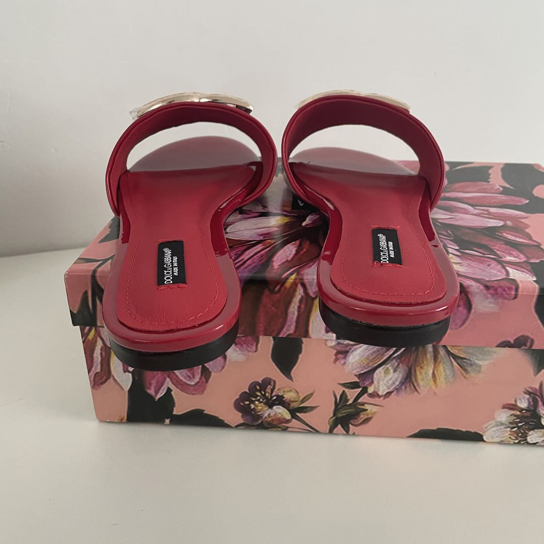 Dolce & Gabbana Slider aus poliertem Kalbsleder mit DG-Logo - EUR FASHION