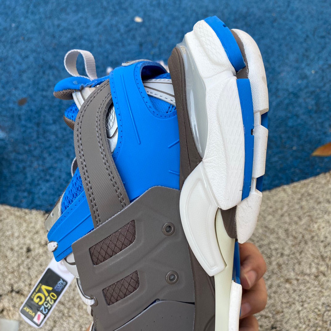 Balenciaga Track Sneaker LED in Weiß - EUR FASHION