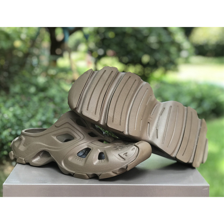 Balenciaga HD Mule in dunklem Beige - EUR FASHION