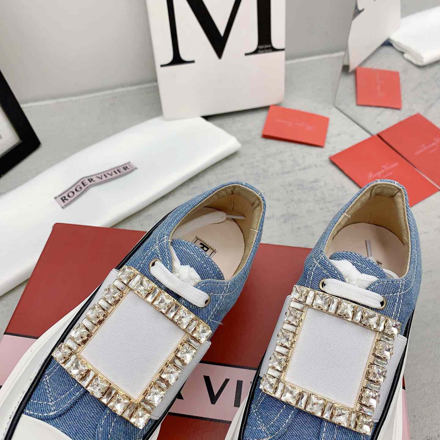 Roger Vivier Viv' Go-Thick Slip-on-Sneaker mit Strass-Schnalle aus Denim - EUR FASHION