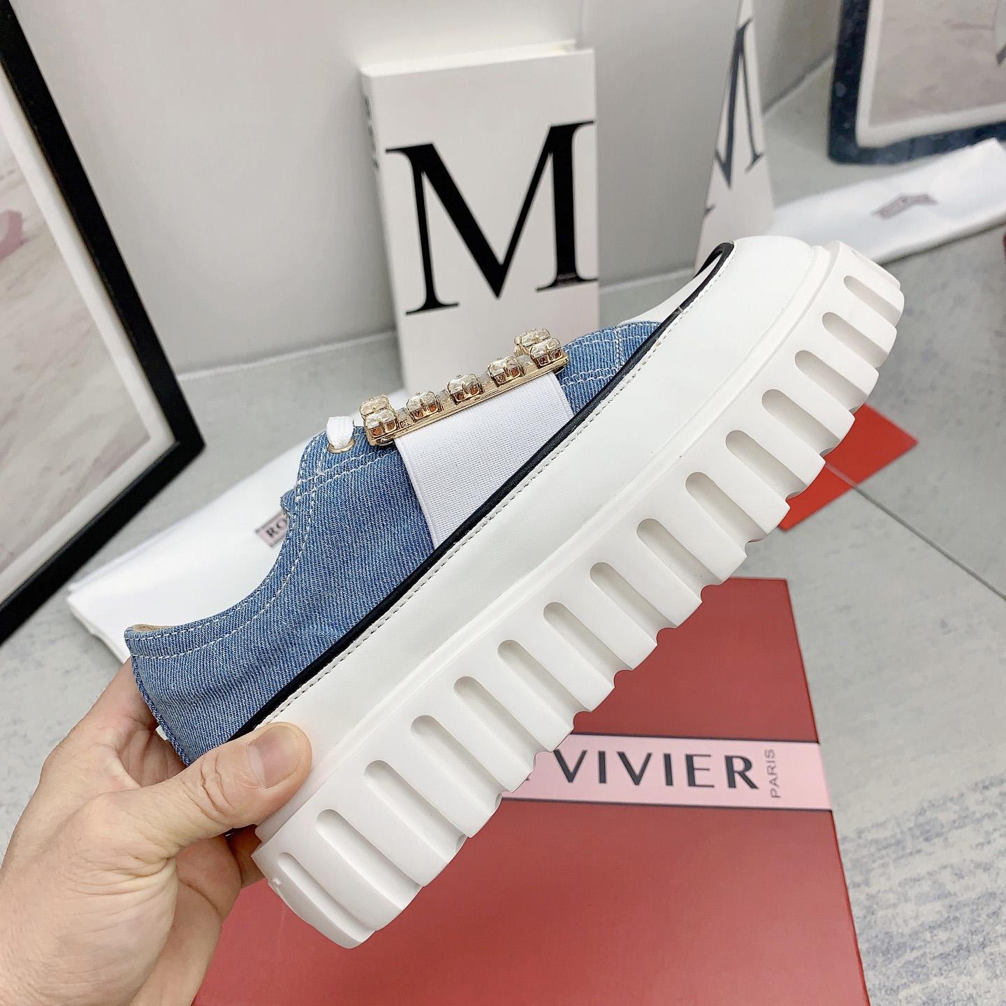 Roger Vivier Viv' Go-Thick Slip-on-Sneaker mit Strass-Schnalle aus Denim - EUR FASHION