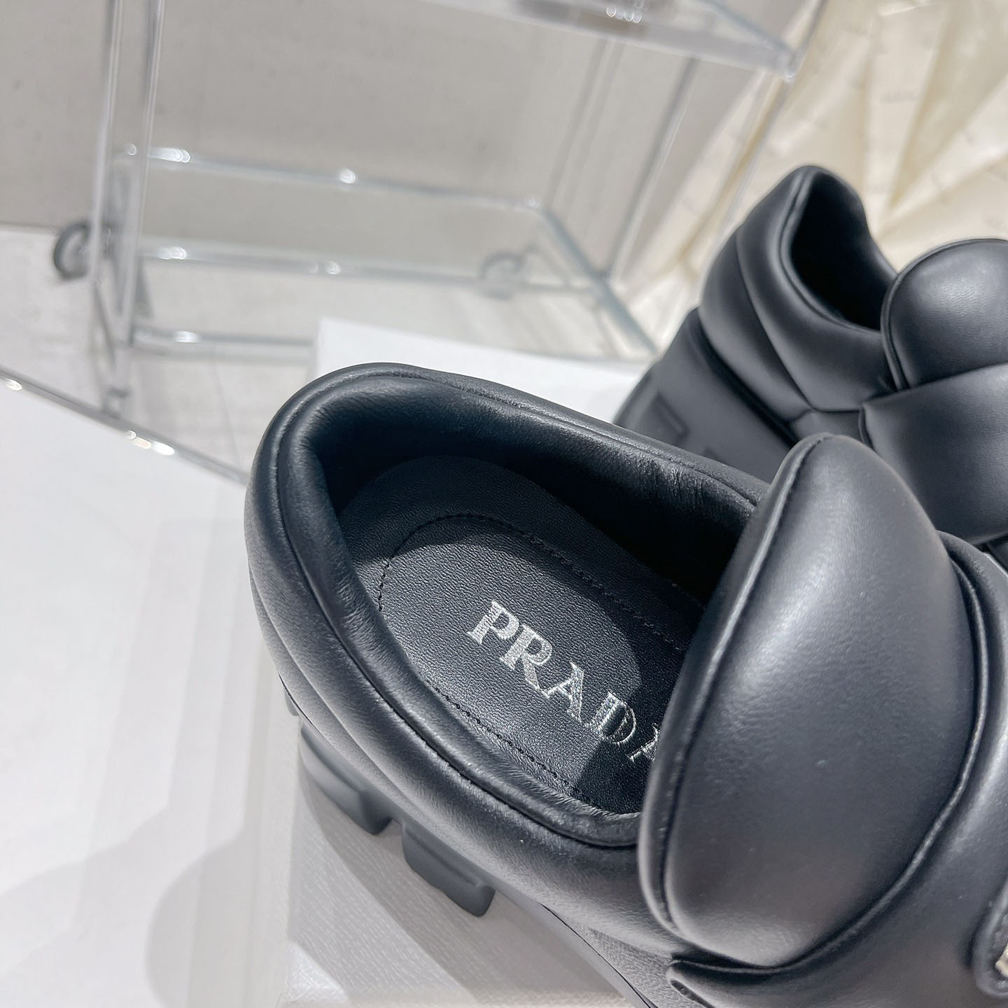 Weich gepolsterte Prada-Loafer aus Nappaleder - EUR FASHION