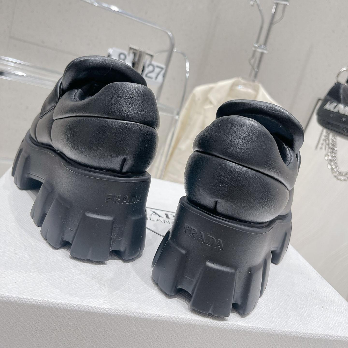 Weich gepolsterte Prada-Loafer aus Nappaleder - EUR FASHION
