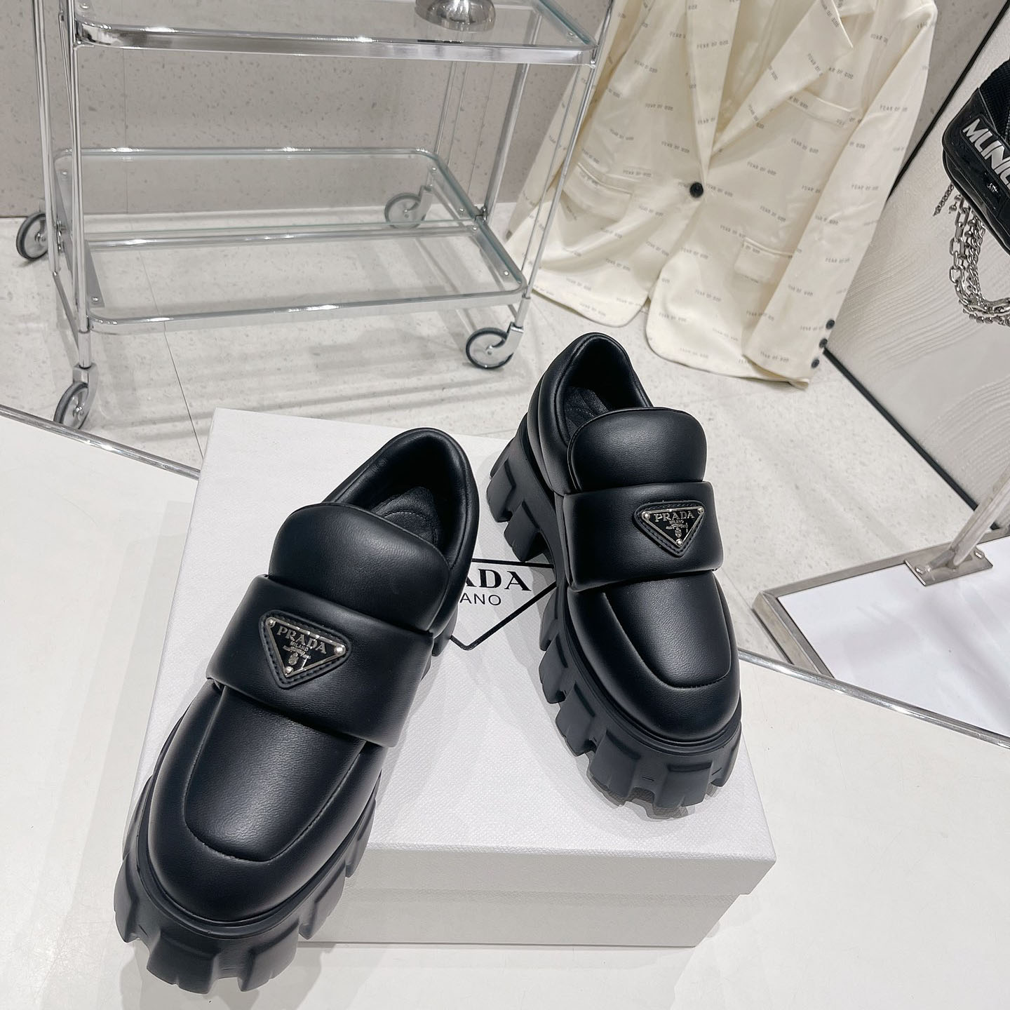 Weich gepolsterte Prada-Loafer aus Nappaleder - EUR FASHION