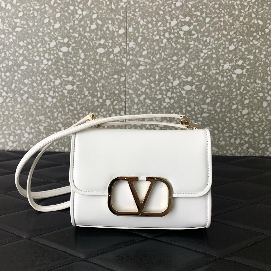 Valenti Kleine VLogo-Schultertasche aus Kalbsleder - EUR FASHION