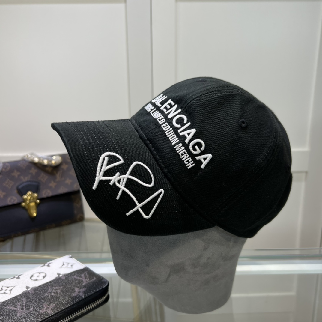 RuPaul x Balenciaga-Kappe - EUR FASHION