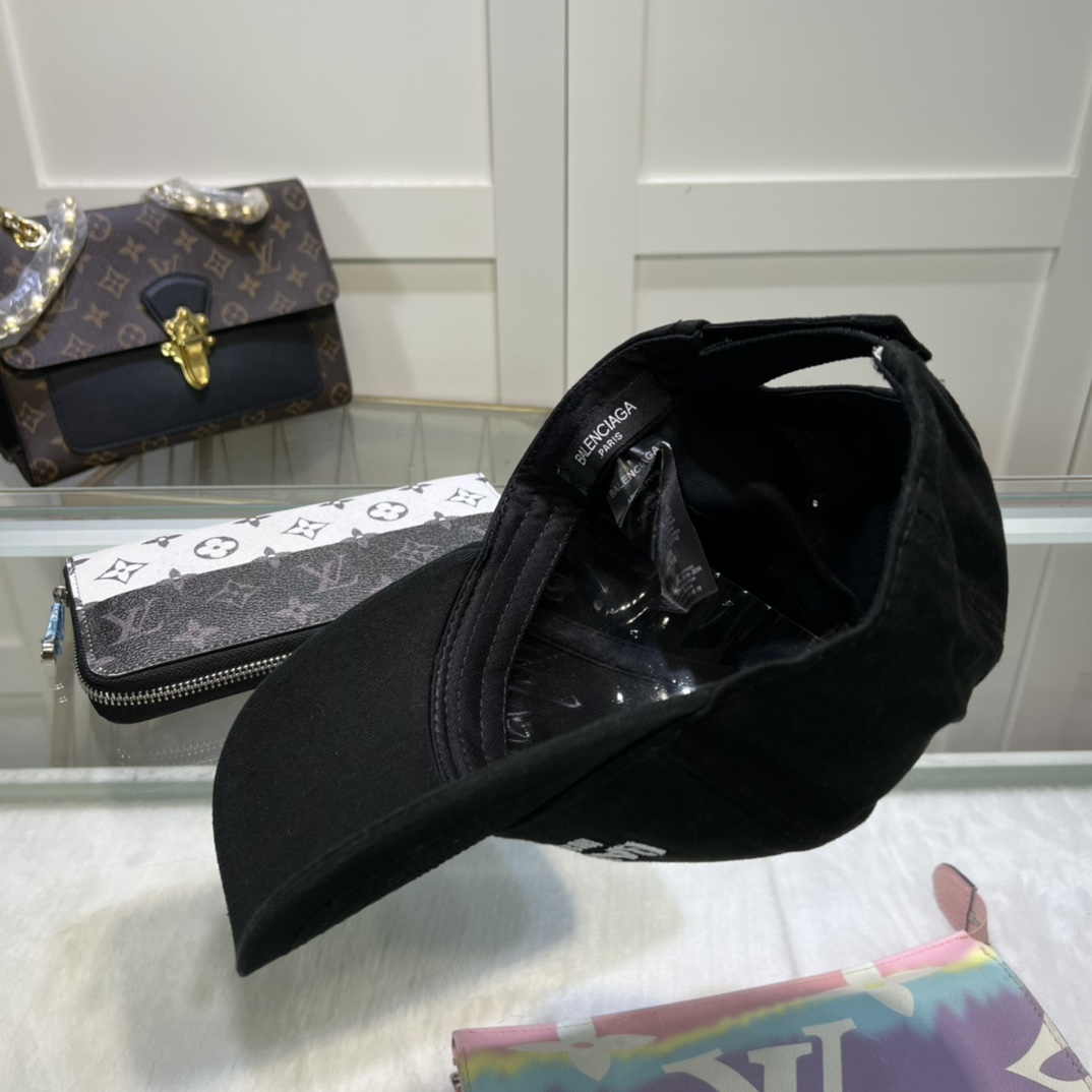 RuPaul x Balenciaga-Kappe - EUR FASHION