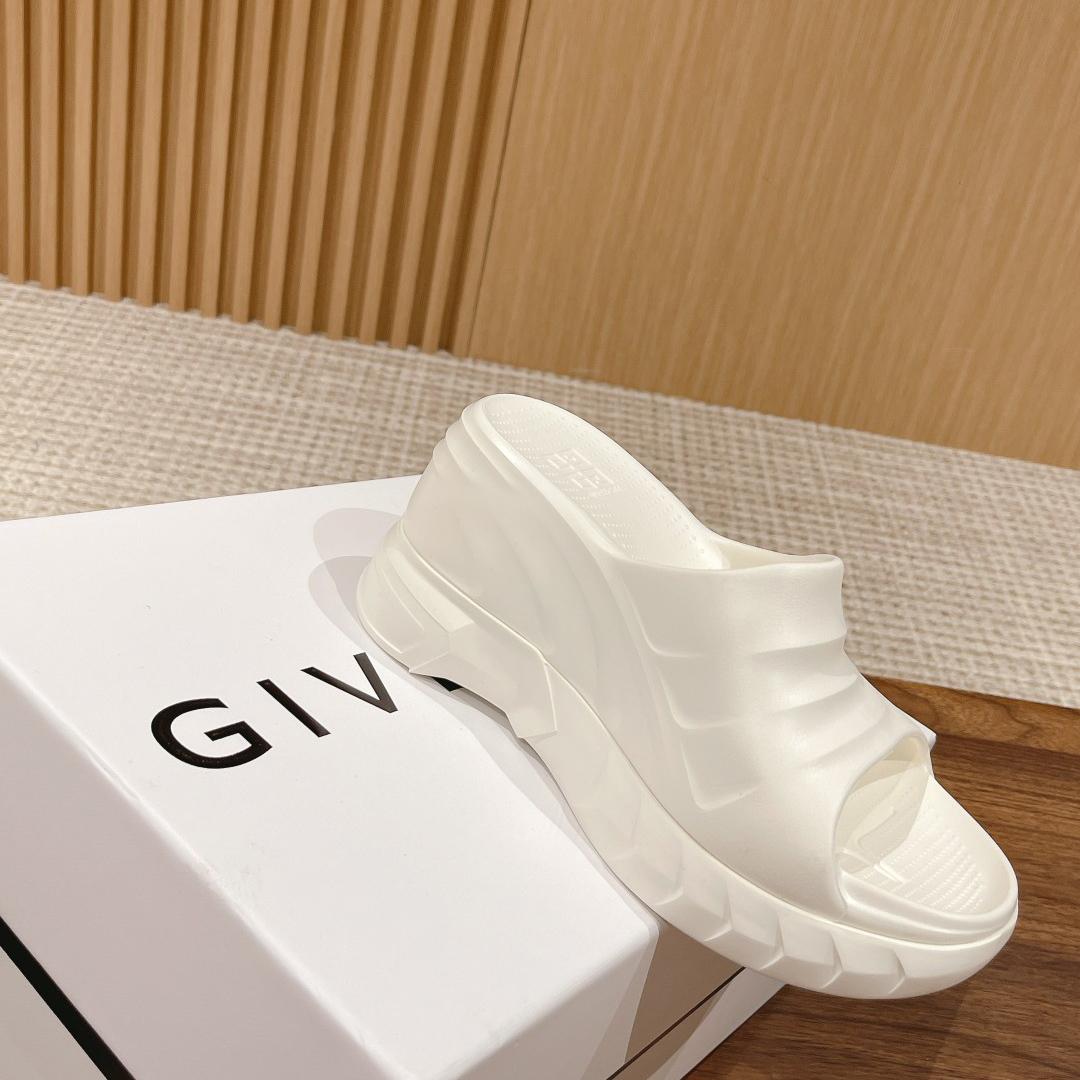 Givenchy Marshmallow Wedge-Sandalen aus Gummi - EUR FASHION