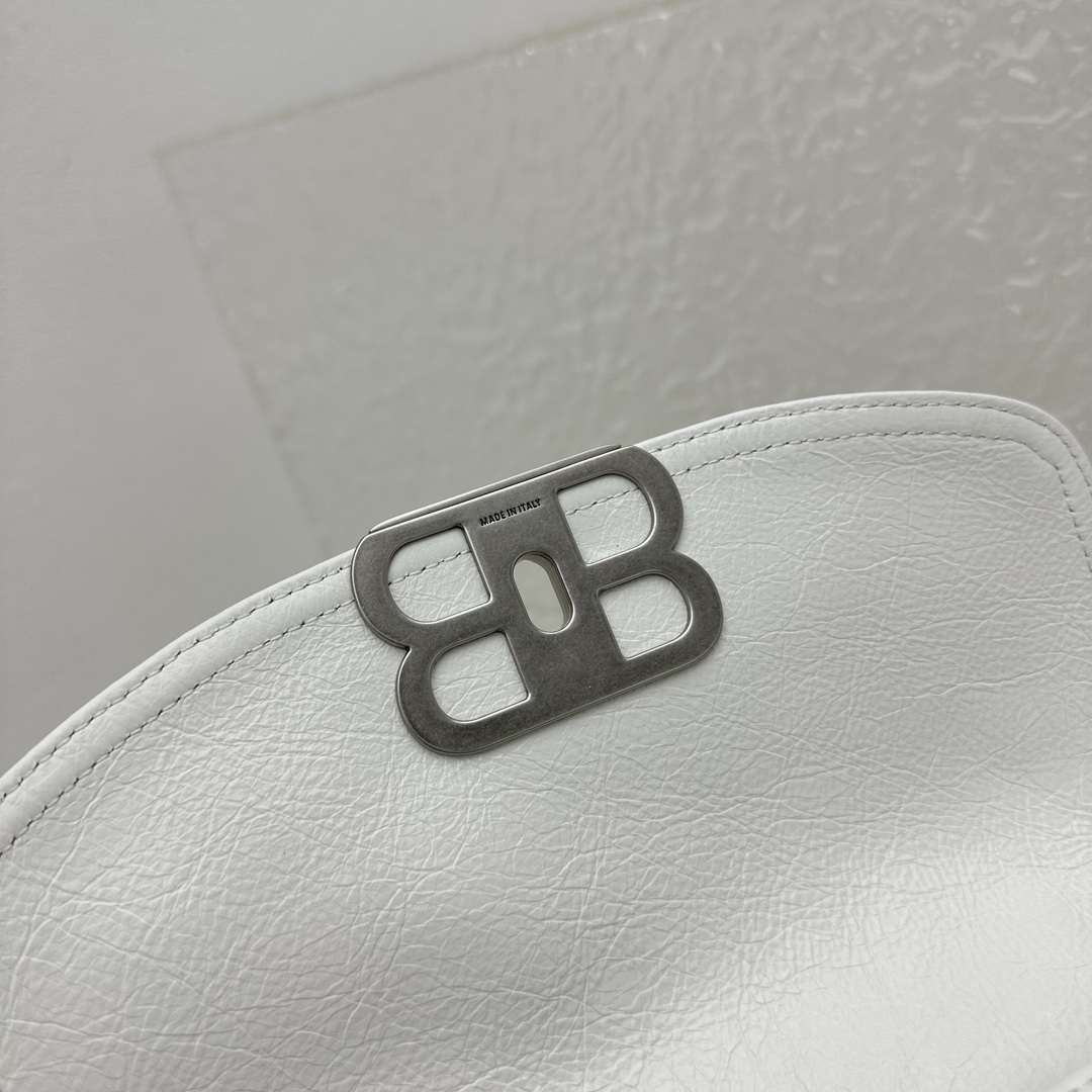 Balenciaga BB Soft Small Flap Bag in optischem Weiß - EUR FASHION