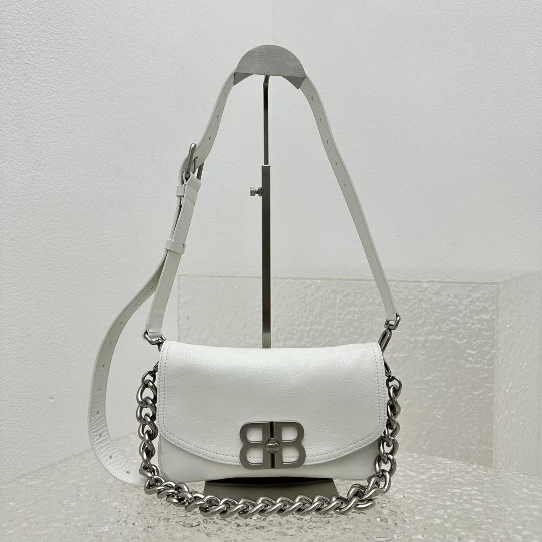 Balenciaga BB Soft Small Flap Bag in optischem Weiß - EUR FASHION