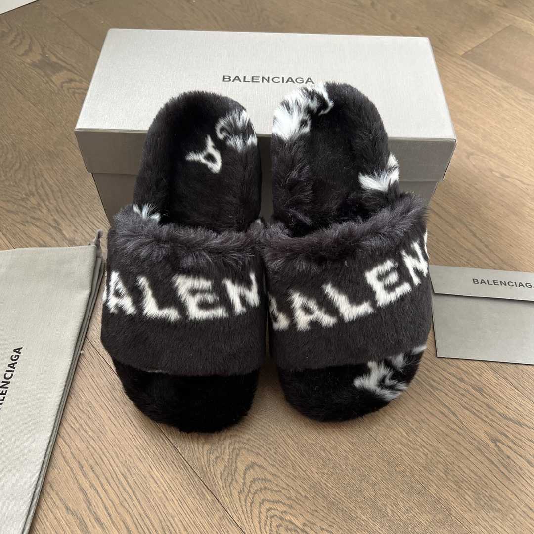 Balenciaga Kunstpelz-Logo-Hausschuhe - EUR FASHION