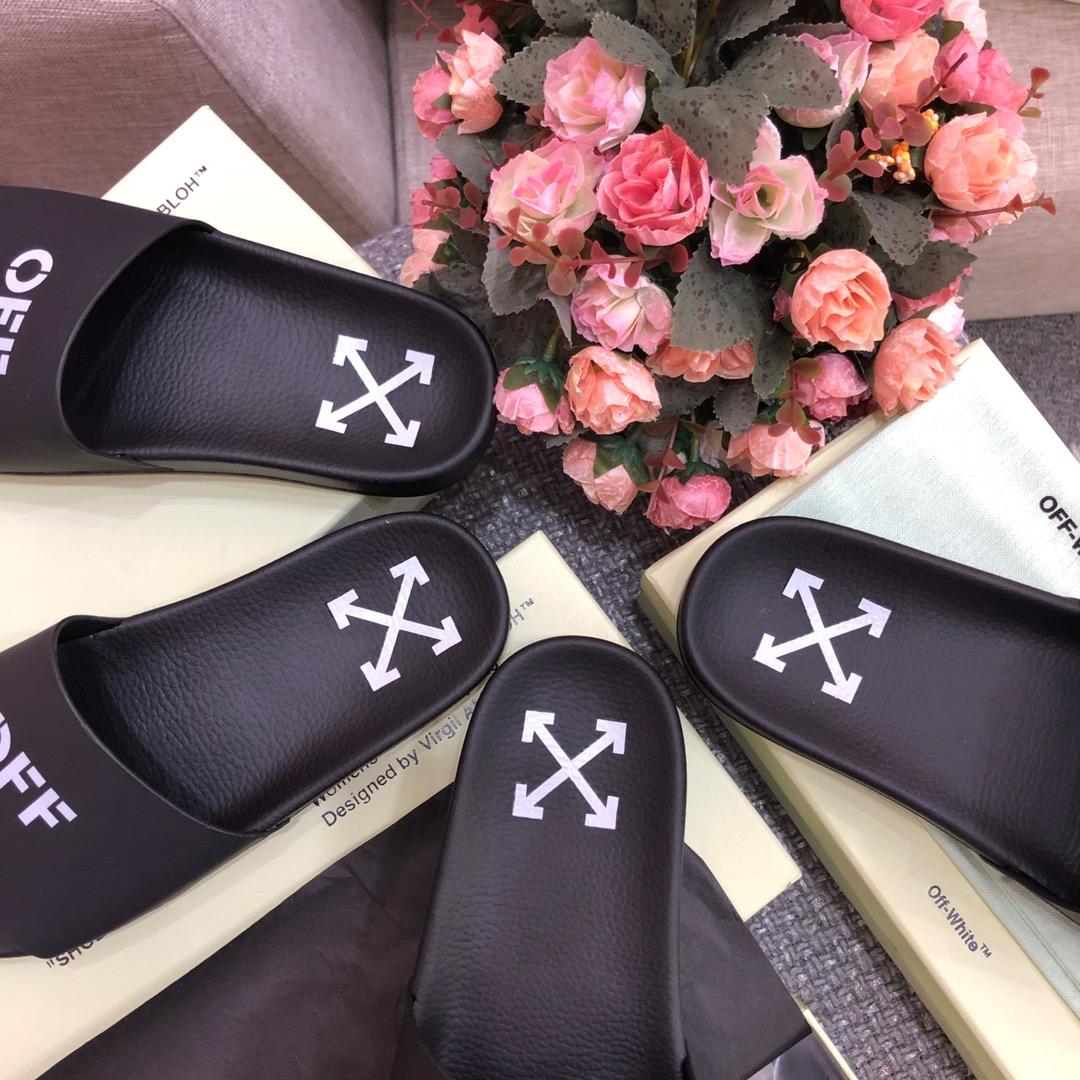Bedruckter Pool-Slider in gebrochenem Weiß - EUR FASHION