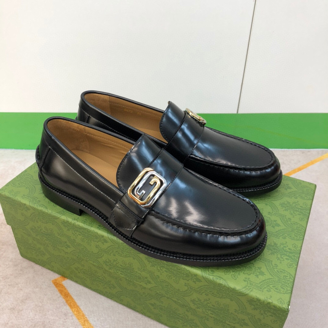 Gucci-Loafer aus Leder mit Logo-Schild (nach britischer Größe) - EUR FASHION