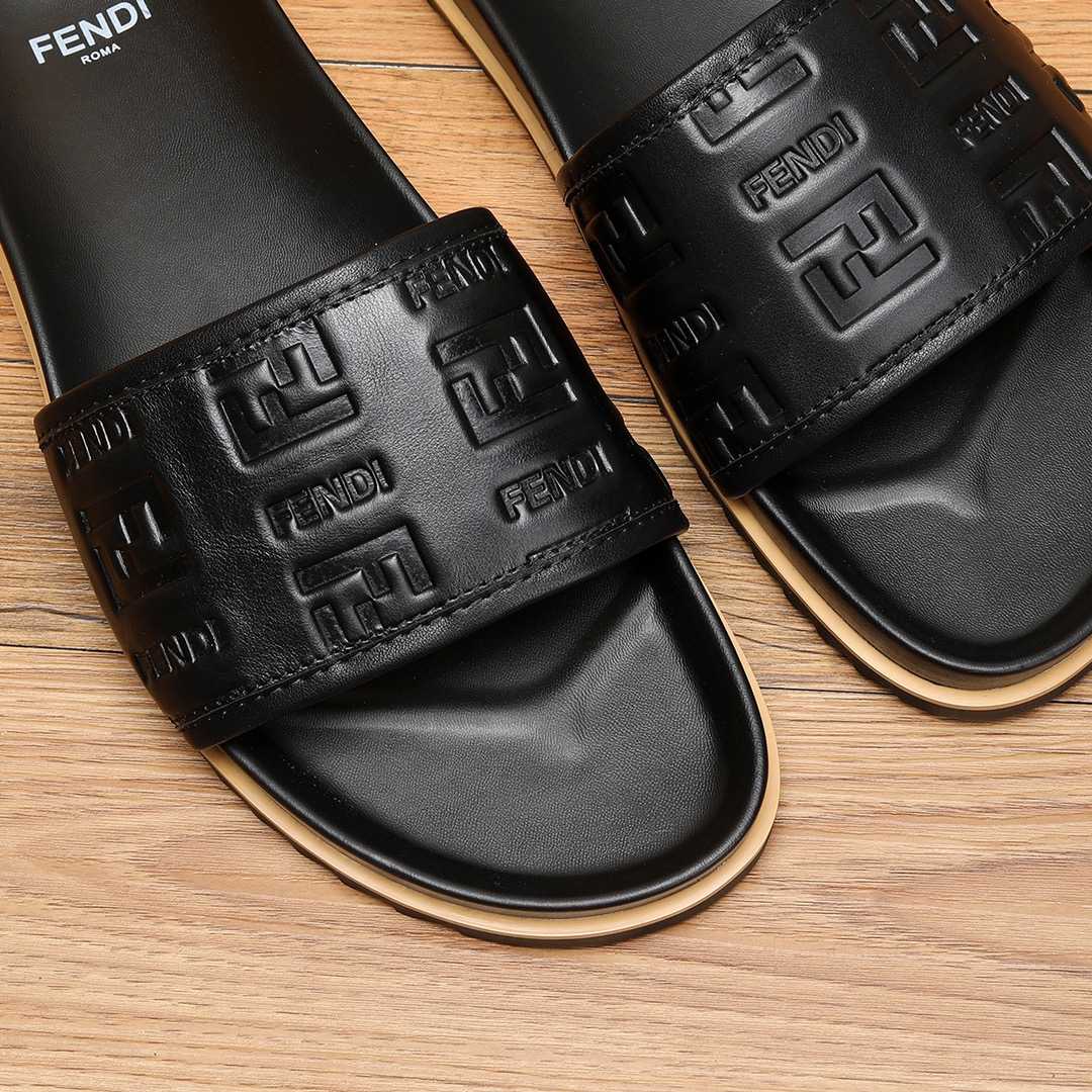 Schwarze Fendi-Slides - EUR FASHION