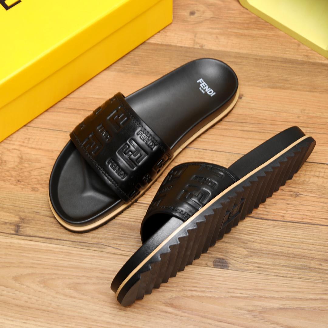 Schwarze Fendi-Slides - EUR FASHION