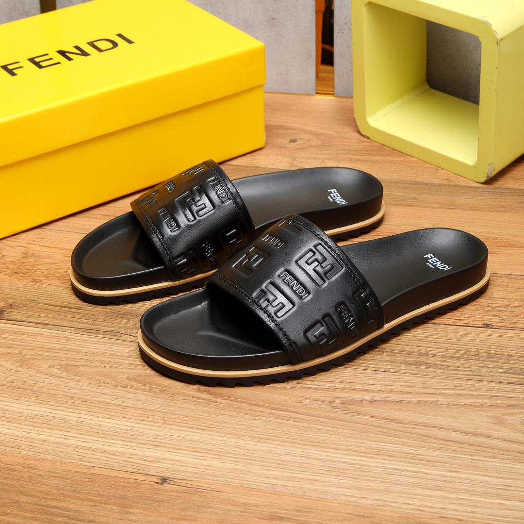 Schwarze Fendi-Slides - EUR FASHION