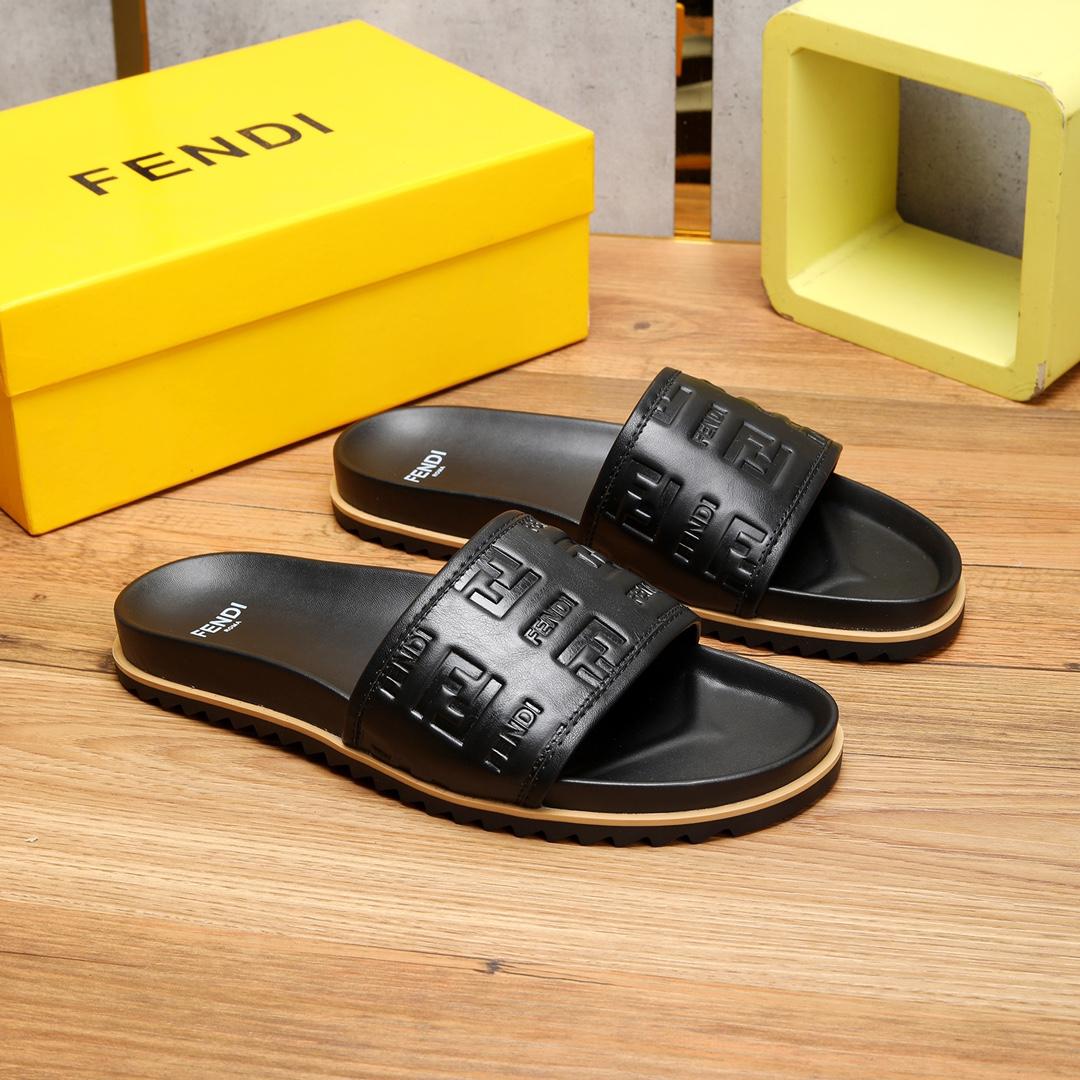 Schwarze Fendi-Slides - EUR FASHION