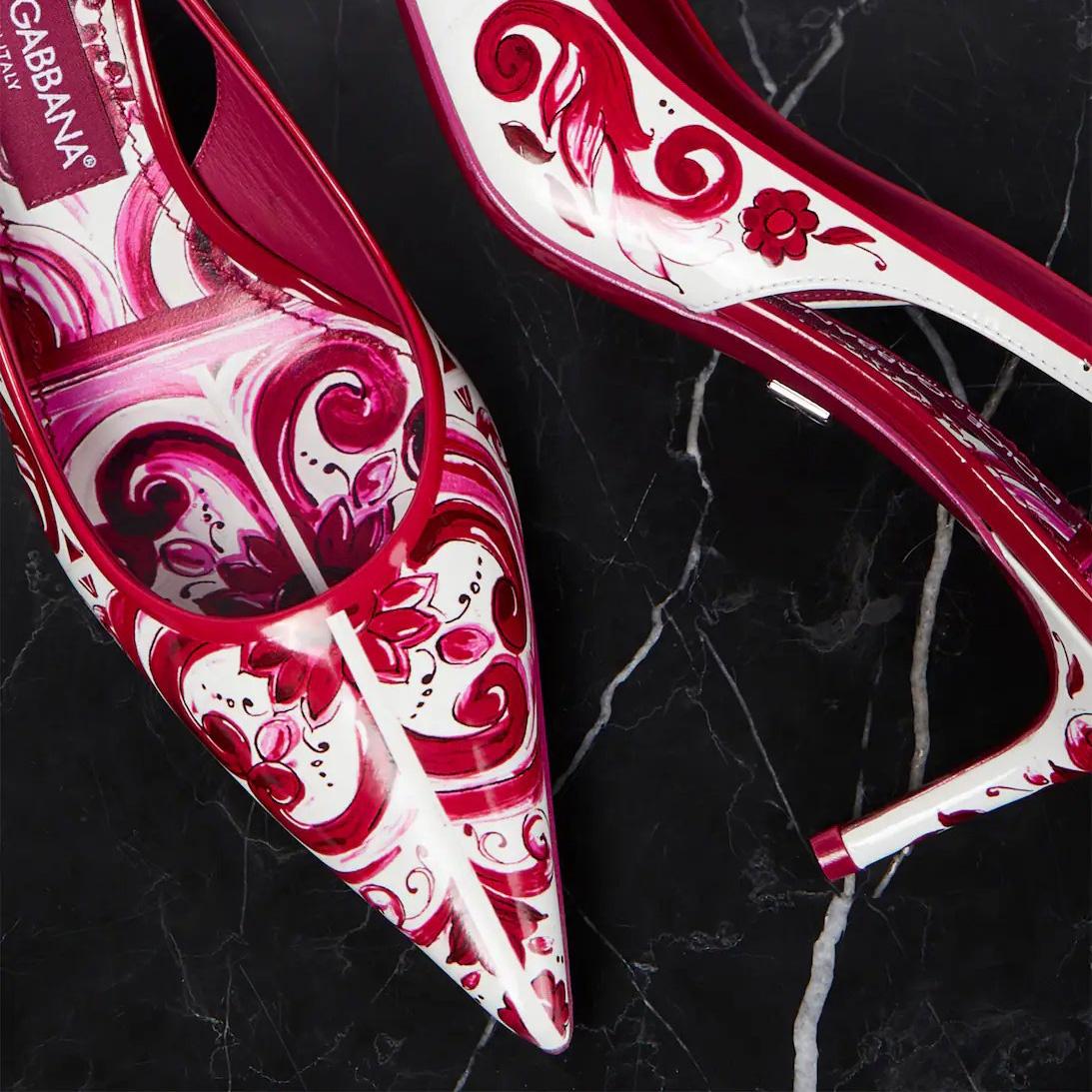 Bedruckte Slingbacks aus poliertem Kalbsleder von Dolce & Gabbana - EUR FASHION